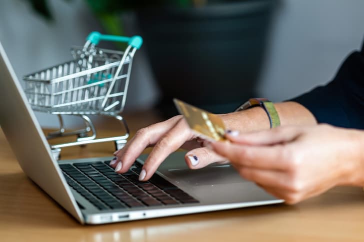 التجارة الإلكترونية بين الشركات والمستهلكين (B2C E-commerce) 4 التجارة الإلكترونية بين الشركات والمستهلكين