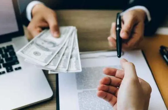 طريقة الحصول على قرض من بنك الخليج وشروطه 2024 2 الحصول على قرض من بنك الخليج