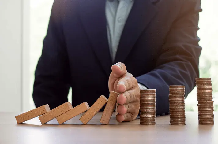 خصائص إدارة المخاطر المالية وأهم خطواتها 2 خصائص إدارة المخاطر المالية