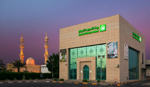 ما هي فروع بيت التمويل الكويتي التي تعمل 24 ساعة