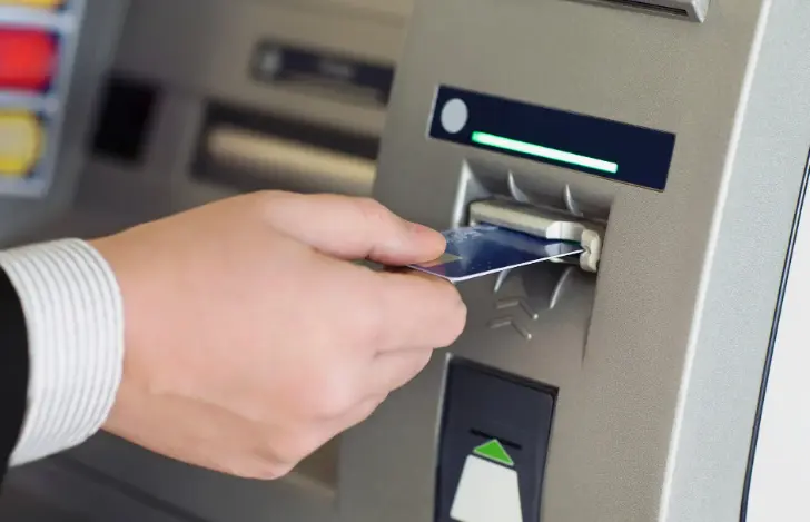 طريقة التحويل الى بطاقة الائتمان عبر أجهزة السحب الآلي بيت التمويل الكويتي