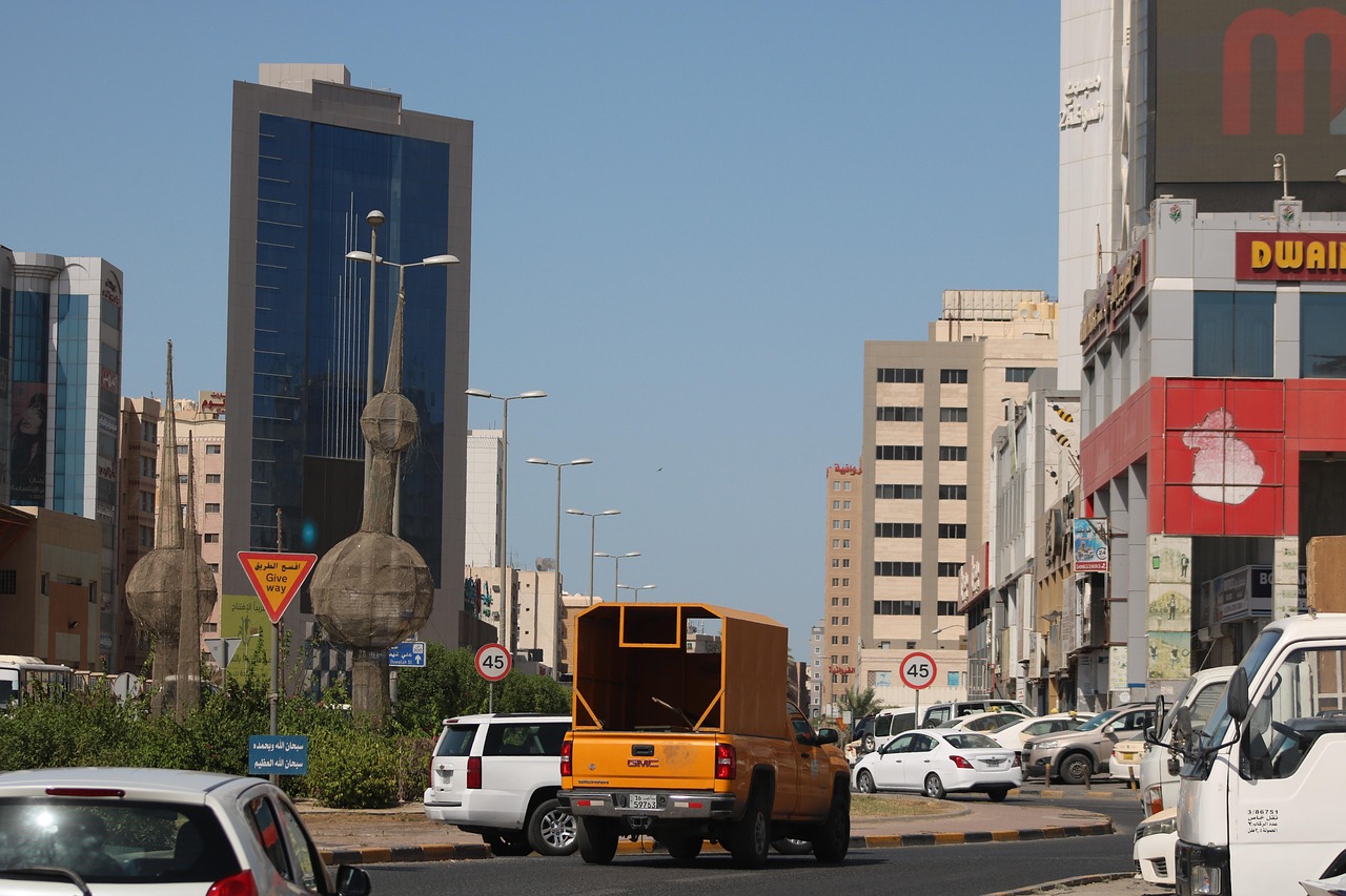 طريقة التحويل من كفيل إلى آخر في الكويت 2025